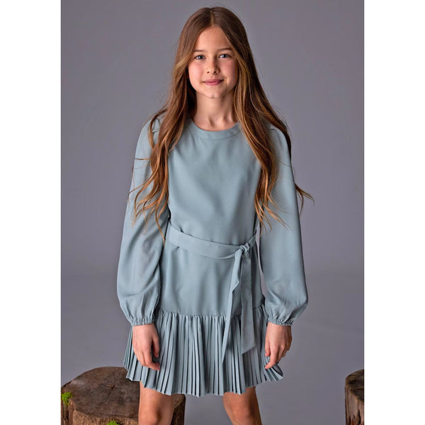 GREEN DRESS WITH TIE