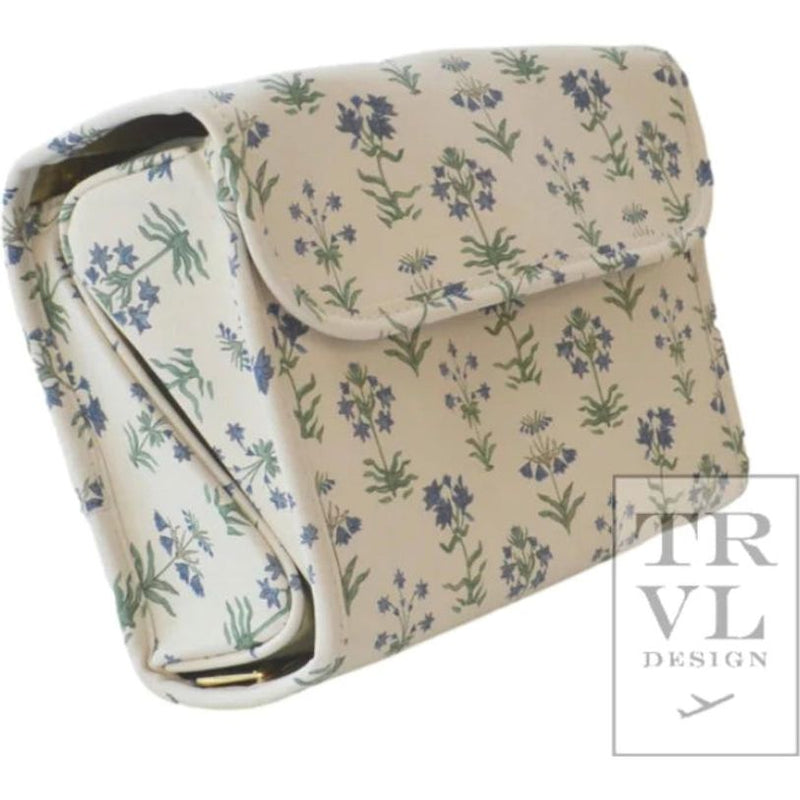 PROVENCE HANGING TOILETRY CASE