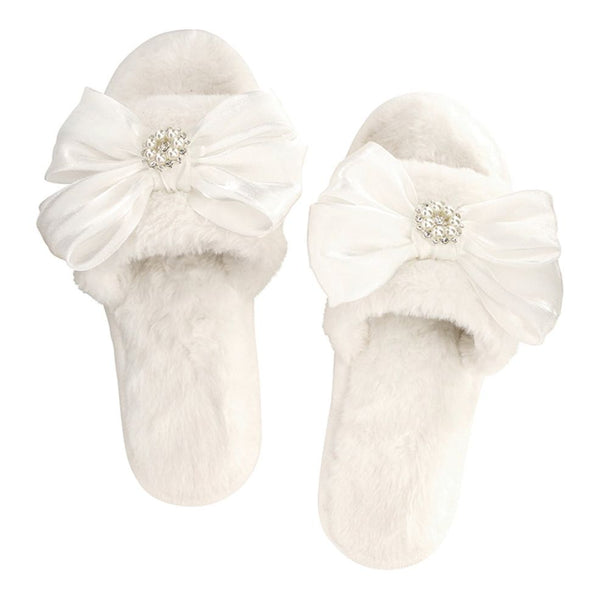 WHITE SLIPPERS WITH CRYSTAL